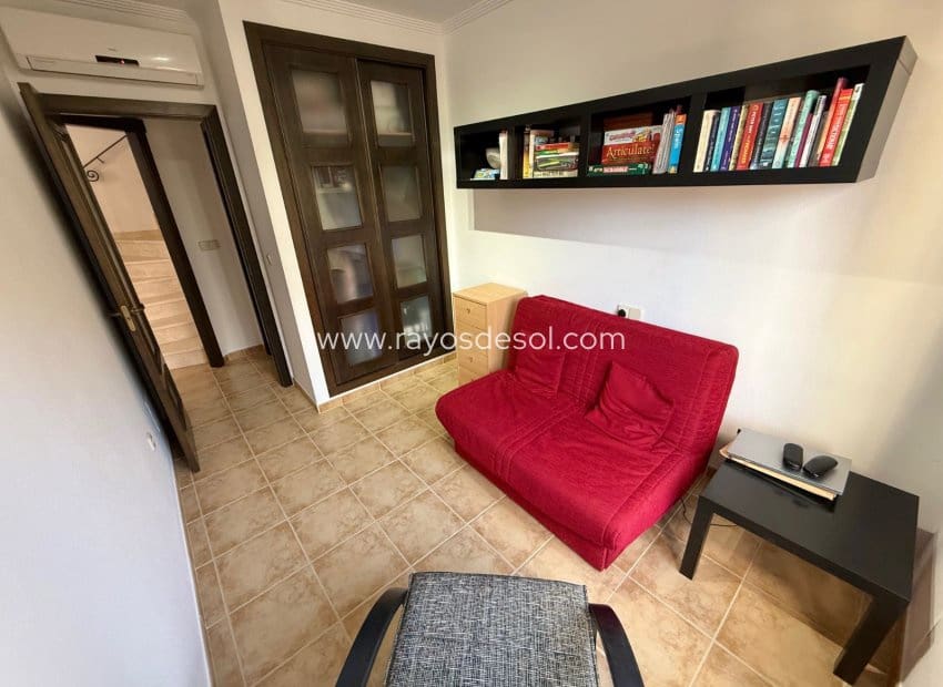 3 sypialnia Willa na sprzedaż w San Cayetano z basenem - 179 900 € (Ref: 9572268)