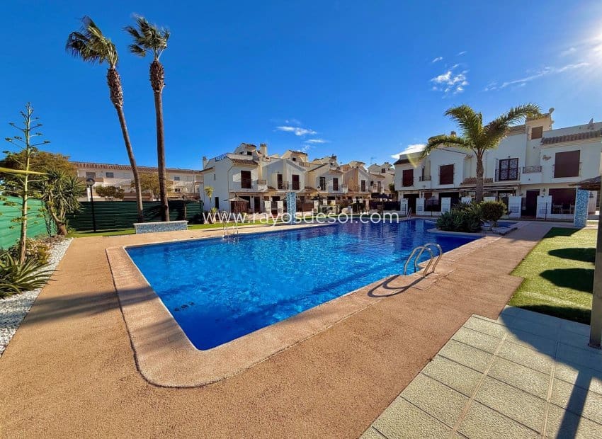 3 sypialnia Willa na sprzedaż w San Cayetano z basenem - 179 900 € (Ref: 9572268)