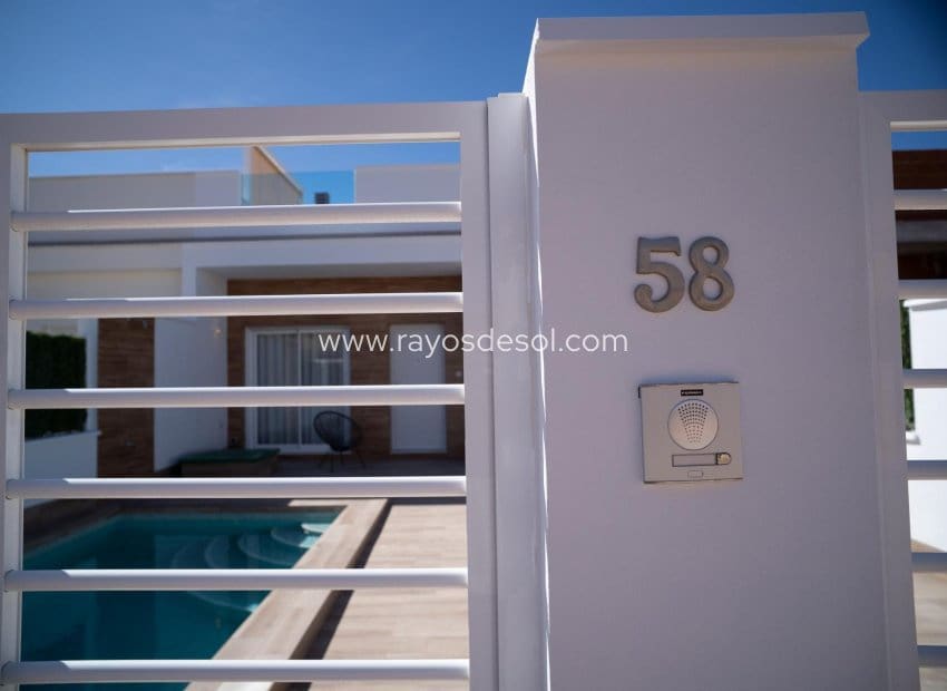 Chalet de 2 habitaciones en San Javier en venta con piscina - 285.000 € (Ref: 9586807)