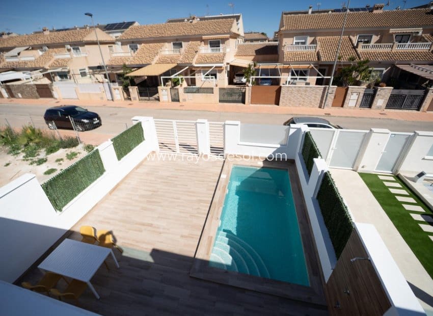 Chalet de 2 habitaciones en San Javier en venta con piscina - 285.000 € (Ref: 9586807)