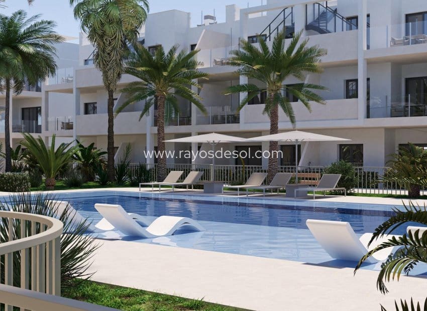 2 soverom Penthouse til salgs i San Cayetano med svømmebasseng - € 277 900 (Ref: 9591661)