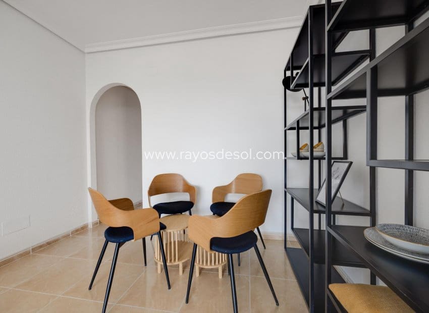 2 Zimmer Apartment zu verkaufen in San Fulgencio mit Pool - 148.000 € (Ref: 9602723)