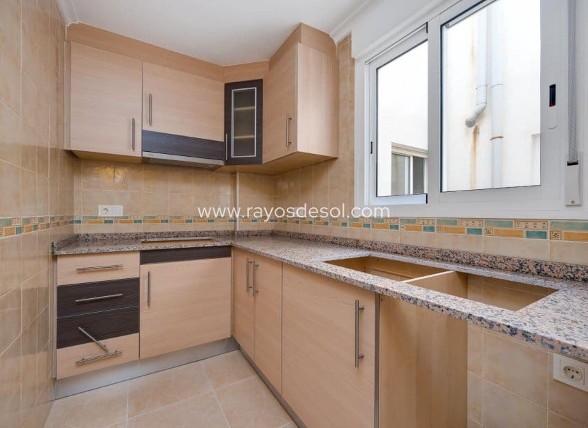 2 Zimmer Apartment zu verkaufen in San Fulgencio mit Pool - 148.000 € (Ref: 9602723)