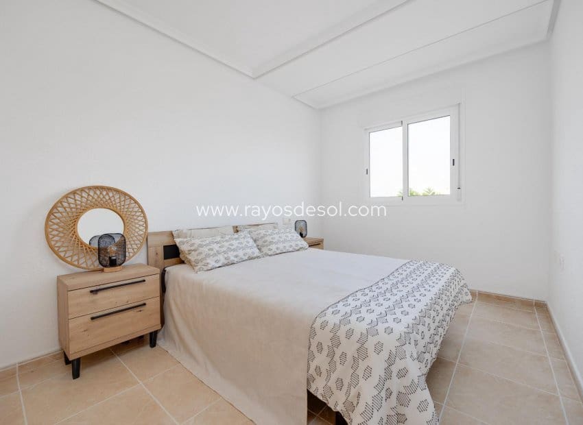 2 Zimmer Apartment zu verkaufen in San Fulgencio mit Pool - 148.000 € (Ref: 9602723)