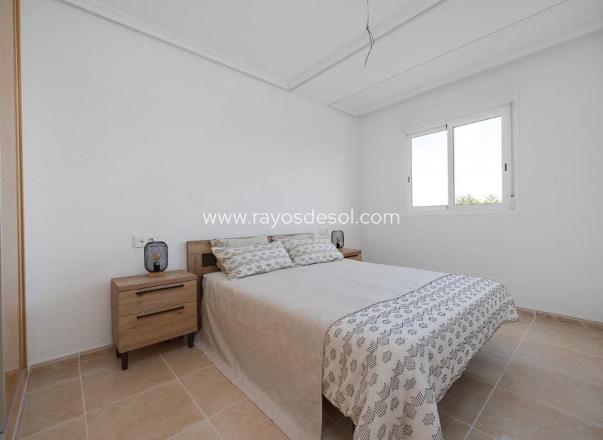 2 Zimmer Apartment zu verkaufen in San Fulgencio mit Pool - 148.000 € (Ref: 9602723)