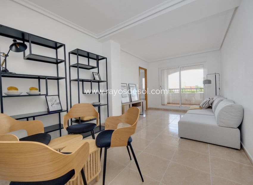 2 Zimmer Apartment zu verkaufen in San Fulgencio mit Pool - 148.000 € (Ref: 9602723)
