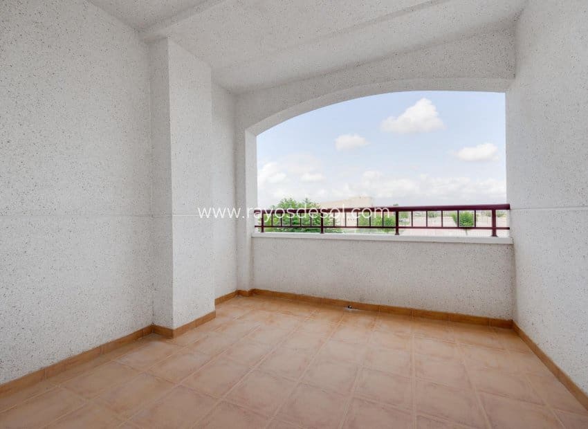 2 Zimmer Apartment zu verkaufen in San Fulgencio mit Pool - 148.000 € (Ref: 9602723)