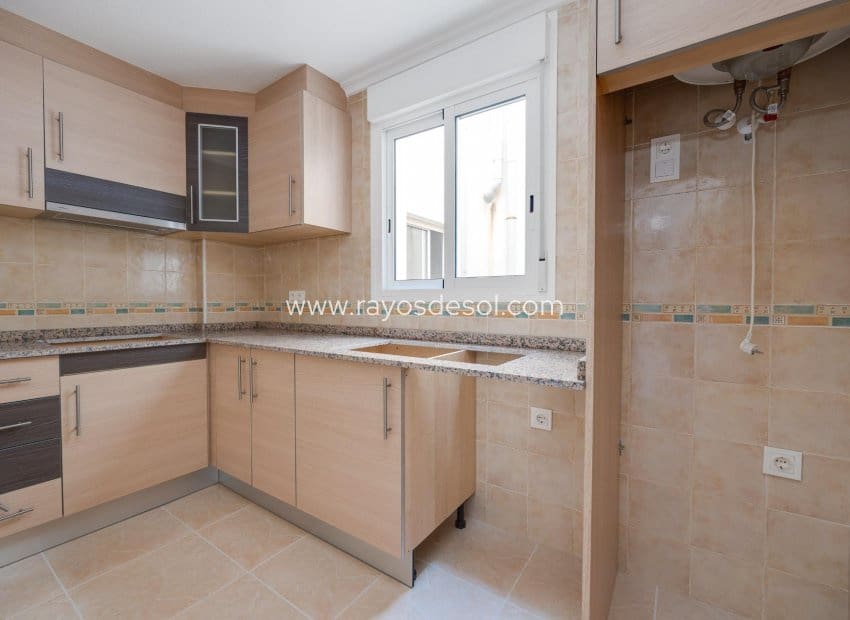 2 Zimmer Apartment zu verkaufen in San Fulgencio mit Pool - 148.000 € (Ref: 9602723)