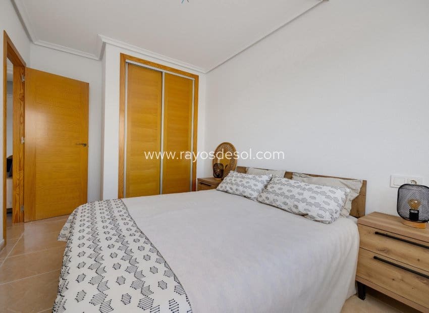 2 Zimmer Apartment zu verkaufen in San Fulgencio mit Pool - 148.000 € (Ref: 9602723)