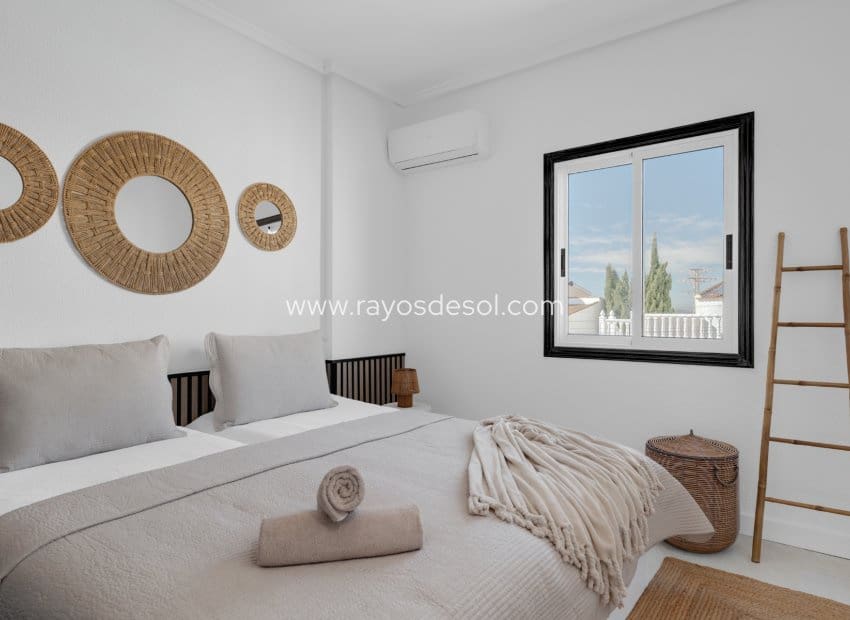 2 sovrum Lägenhet till salu i Rojales med pool - 179 000 € (Ref: 9660760)