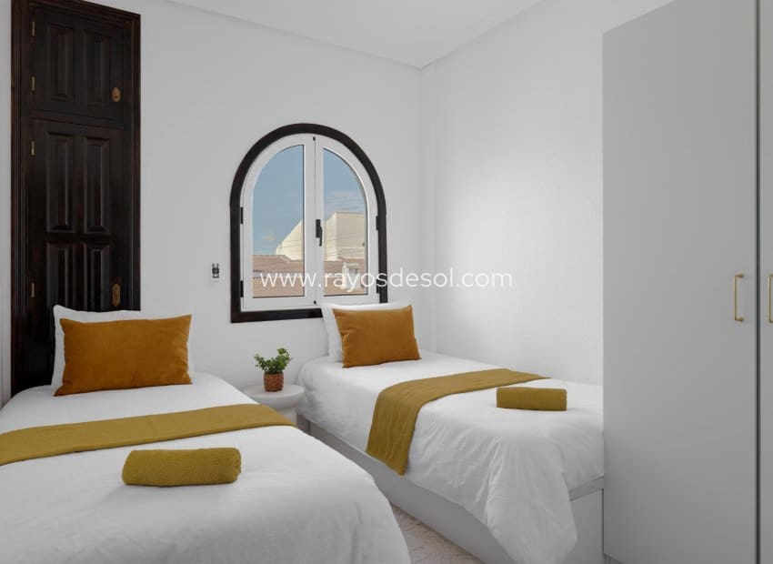 2 sovrum Lägenhet till salu i Rojales med pool - 179 000 € (Ref: 9660760)