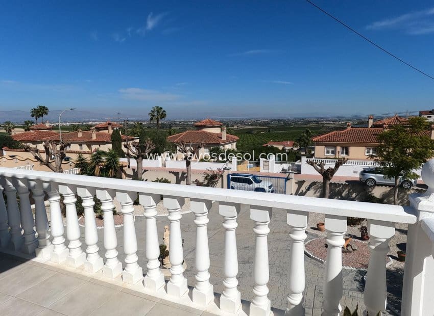 4 bedroom Villa for sale in Algorfa with pool - € 499,500 (Ref: 9660763)