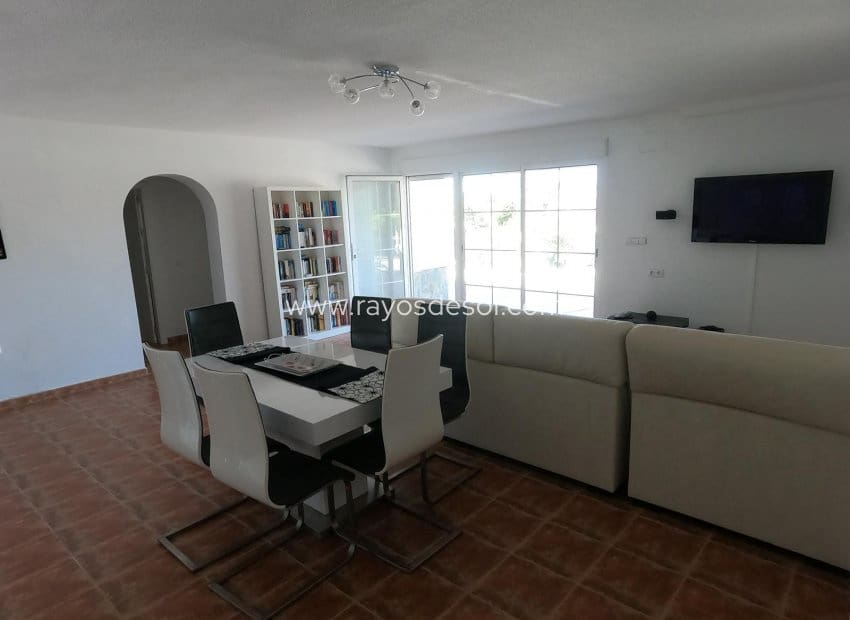 4 bedroom Villa for sale in Algorfa with pool - € 499,500 (Ref: 9660763)