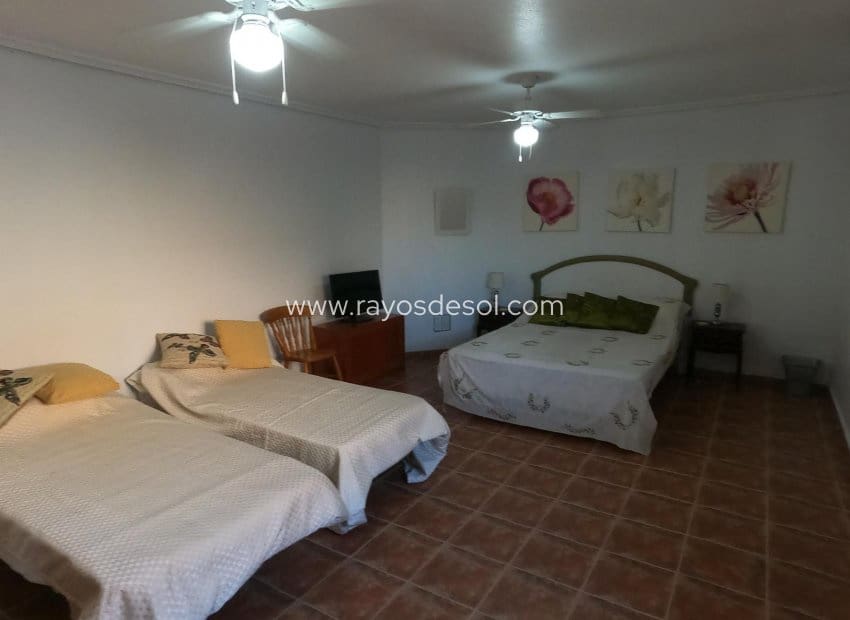 4 bedroom Villa for sale in Algorfa with pool - € 499,500 (Ref: 9660763)