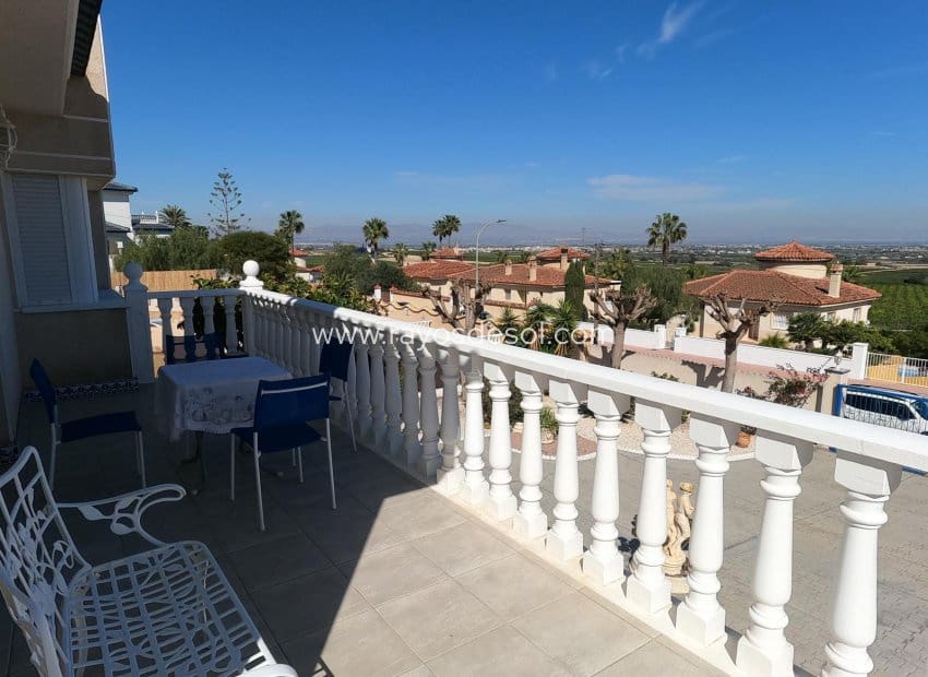 4 bedroom Villa for sale in Algorfa with pool - € 499,500 (Ref: 9660763)