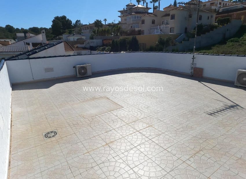 4 bedroom Villa for sale in Algorfa with pool - € 499,500 (Ref: 9660763)