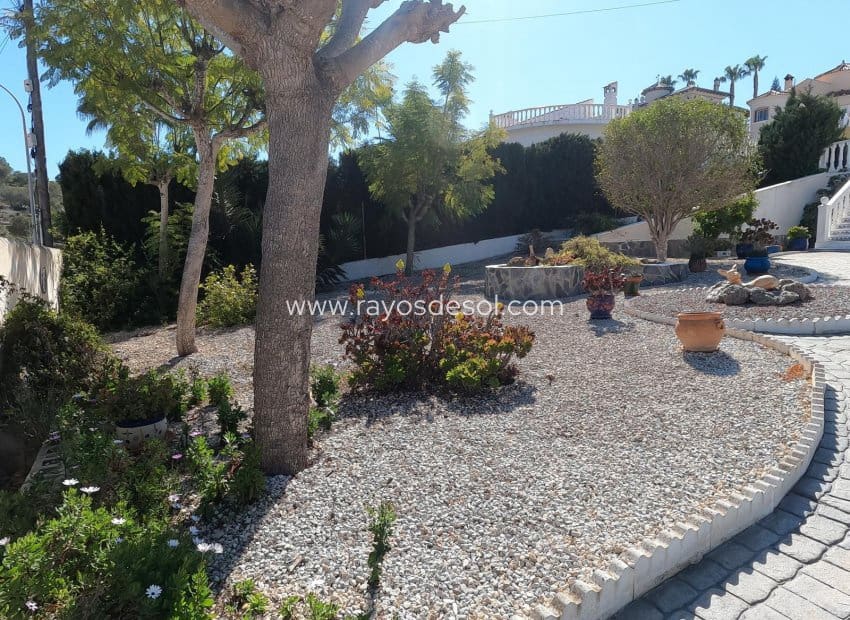 4 bedroom Villa for sale in Algorfa with pool - € 499,500 (Ref: 9660763)