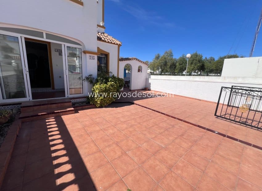 3 slaapkamer Huis te koop in Vistabella met zwembad - € 189.000 (Ref: 9660772)