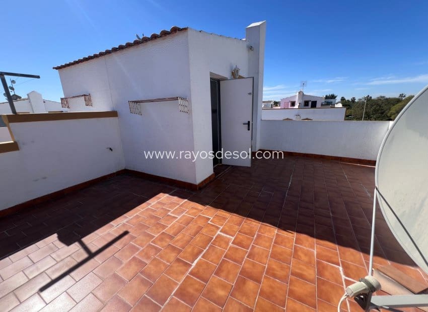 3 slaapkamer Huis te koop in Vistabella met zwembad - € 189.000 (Ref: 9660772)