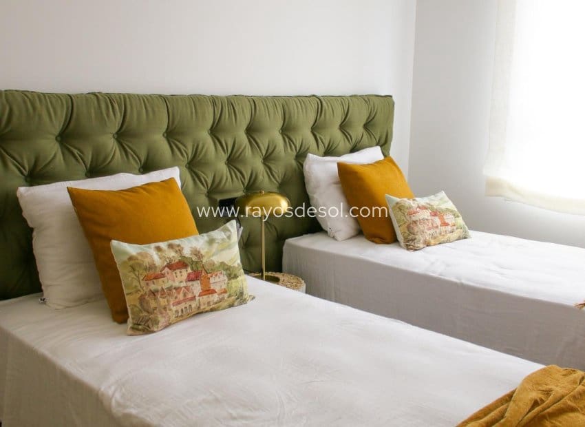 2 bedroom Apartment for sale in Algorfa with pool - € 329,000 (Ref: 9665592)