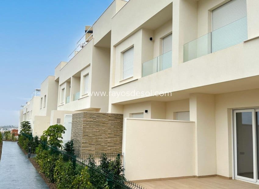 2 bedroom Apartment for sale in Algorfa with pool - € 329,000 (Ref: 9665592)