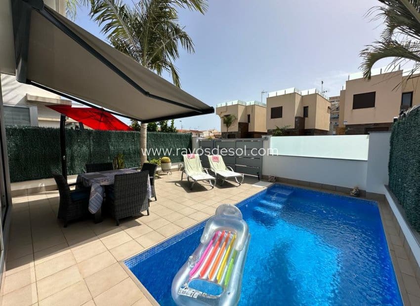 2 bedroom Villa for sale in Lo Pagan with pool - € 305,000 (Ref: 9665593)