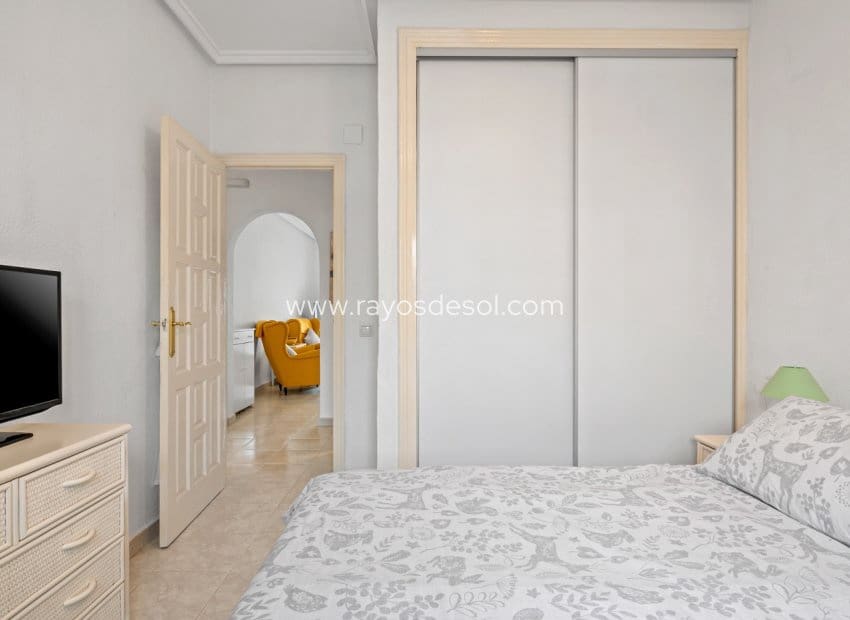 Apartamento de 2 habitaciones en Rojales en venta con piscina - 155.000 € (Ref: 9665594)