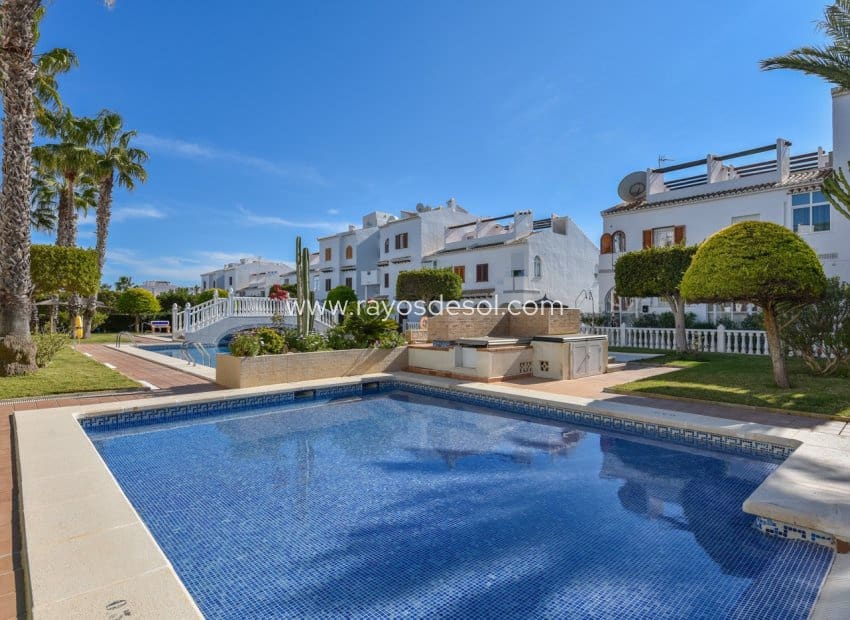 Apartamento de 2 habitaciones en Rojales en venta con piscina - 155.000 € (Ref: 9665594)