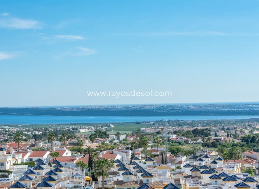 Apartamento de 2 habitaciones en Rojales en venta con piscina - 155.000 € (Ref: 9665594)