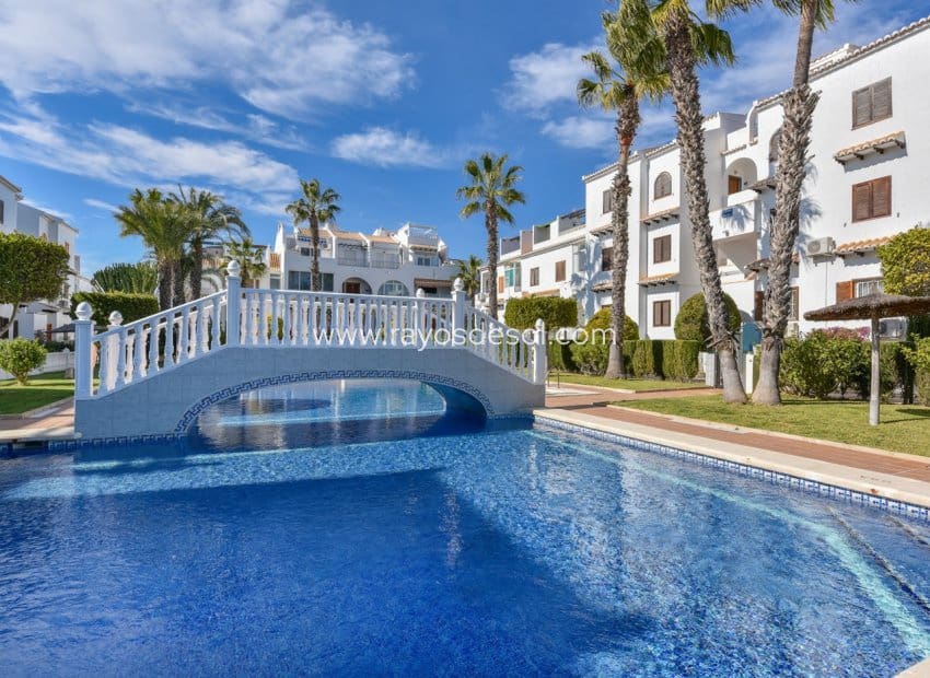 Apartamento de 2 habitaciones en Rojales en venta con piscina - 155.000 € (Ref: 9665594)