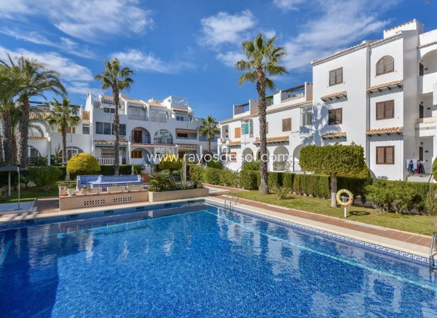 Apartamento de 2 habitaciones en Rojales en venta con piscina - 155.000 € (Ref: 9665594)