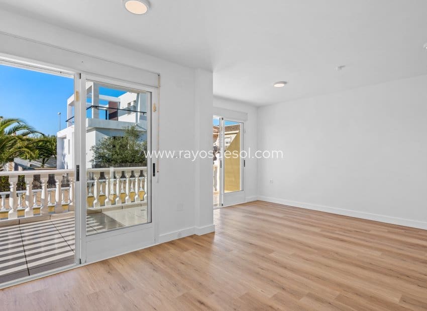 3 sovrum Villa till salu i Benimar med pool - 269 000 € (Ref: 9665601)