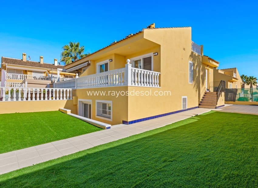 3 sovrum Villa till salu i Benimar med pool - 269 000 € (Ref: 9665601)