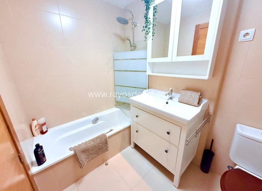 2 soverom Leilighet til salgs i Hacienda Riquelme med svømmebasseng - € 165 000 (Ref: 9671160)