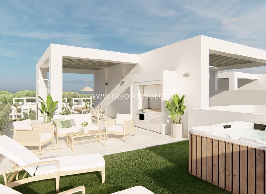 3 makuuhuone Kattohuoneisto myytävänä paikassa Los Alcazares mukana uima-altaan - 409 000 € (Ref: 9671165)
