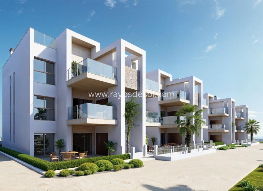 2 quarto Penthouse para venda em Los Alcazares com piscina - 394 000 € (Ref: 9671166)