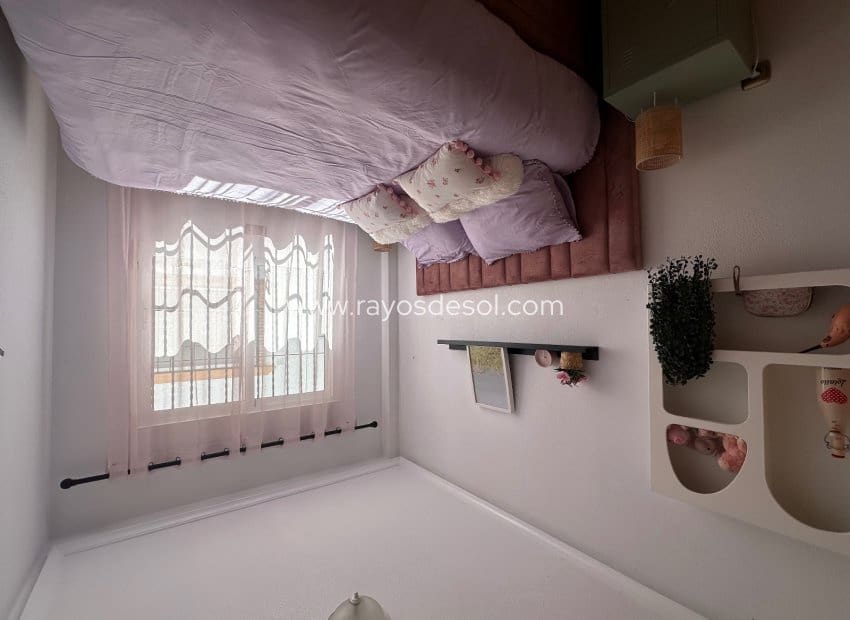 Chalet de 3 habitaciones en El Raso en venta con piscina - 220.000 € (Ref: 9674583)