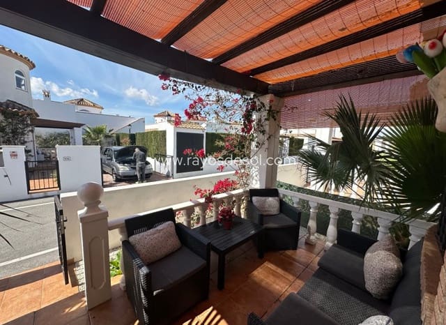 Chalet de 3 habitaciones en El Raso, Guardamar del Segura en venta con piscina - 220.000 € (Ref: 9674583)