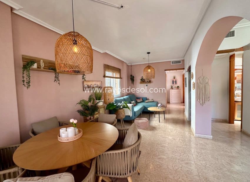 3 bedroom Villa for sale in El Raso with pool - € 220,000 (Ref: 9674583)