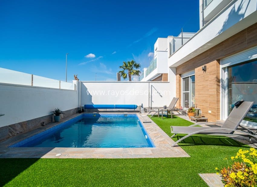 3 soveværelse Villa til salg i Pilar de la Horadada - € 450.000 (Ref: 9687563)