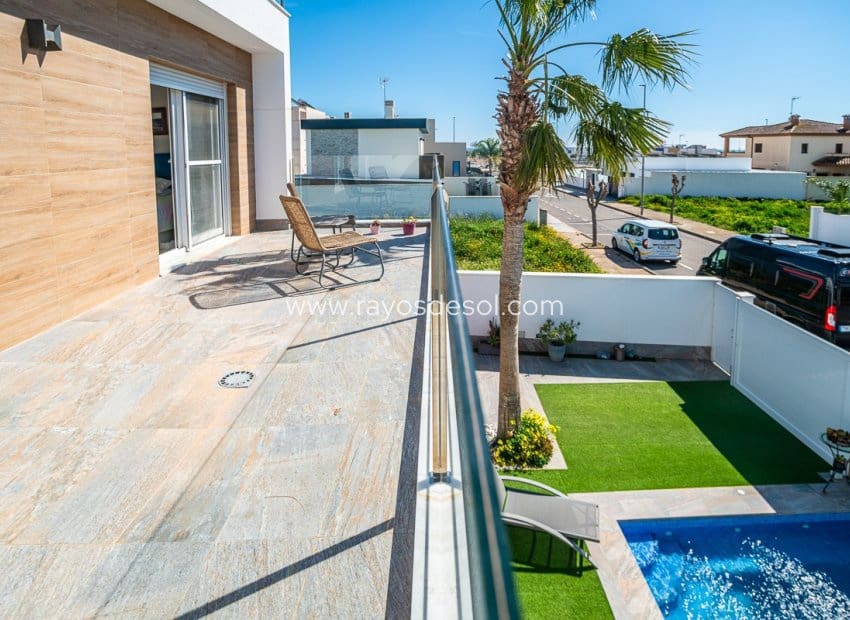 3 soveværelse Villa til salg i Pilar de la Horadada - € 450.000 (Ref: 9687563)