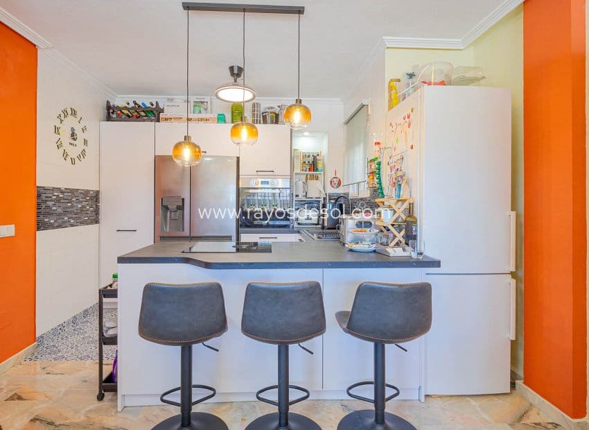 2 soveværelse Rækkehus til salg i Punta Prima med swimmingpool - € 269.000 (Ref: 9691498)