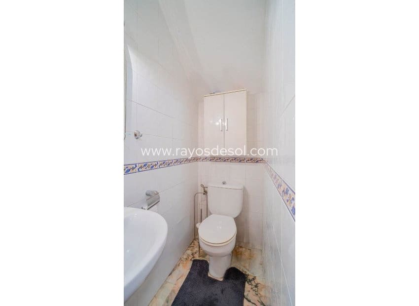 2 soveværelse Rækkehus til salg i Punta Prima med swimmingpool - € 269.000 (Ref: 9691498)