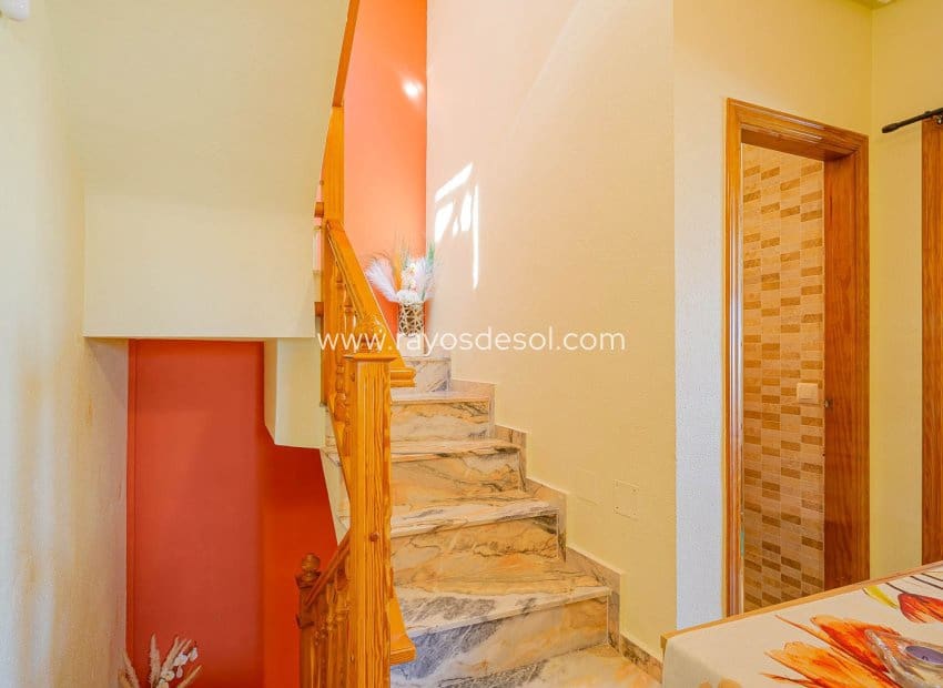 2 soveværelse Rækkehus til salg i Punta Prima med swimmingpool - € 269.000 (Ref: 9691498)