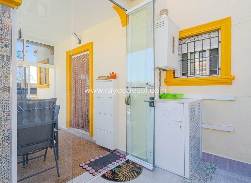 2 soveværelse Rækkehus til salg i Punta Prima med swimmingpool - € 269.000 (Ref: 9691498)