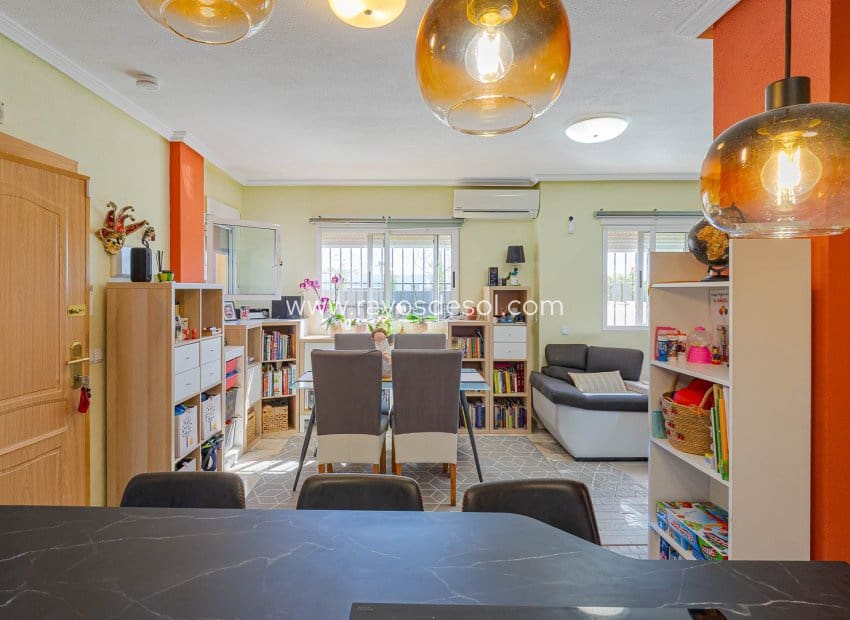 2 soveværelse Rækkehus til salg i Punta Prima med swimmingpool - € 269.000 (Ref: 9691498)