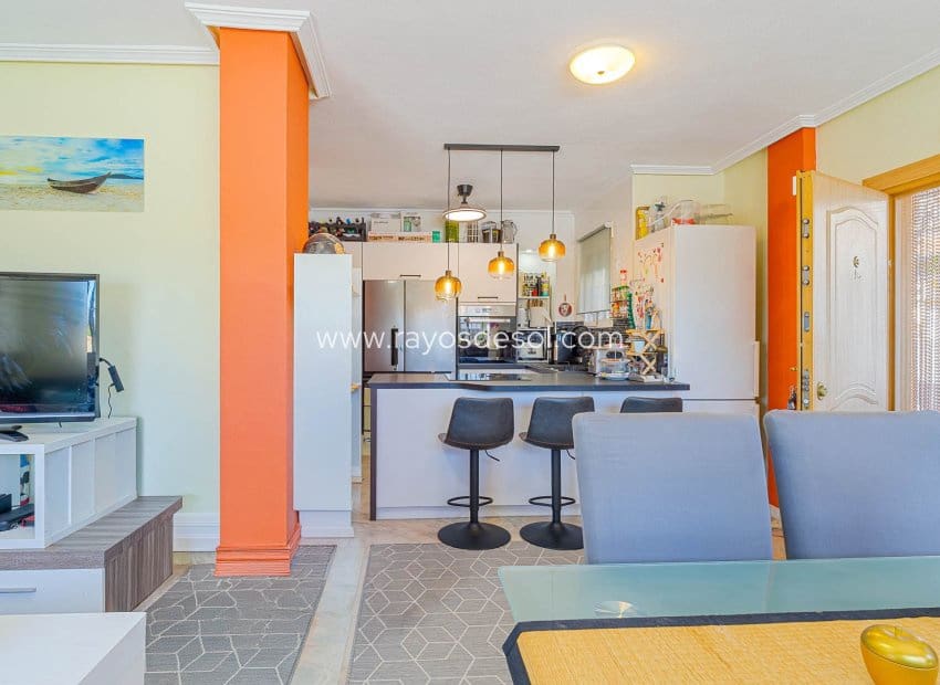 2 soveværelse Rækkehus til salg i Punta Prima med swimmingpool - € 269.000 (Ref: 9691498)