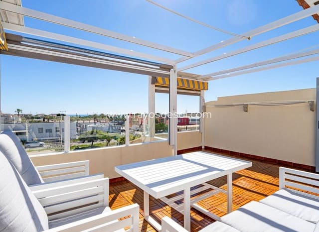 2 soveværelse Rækkehus til salg i Punta Prima, Torrevieja med swimmingpool - € 269.000 (Ref: 9691498)