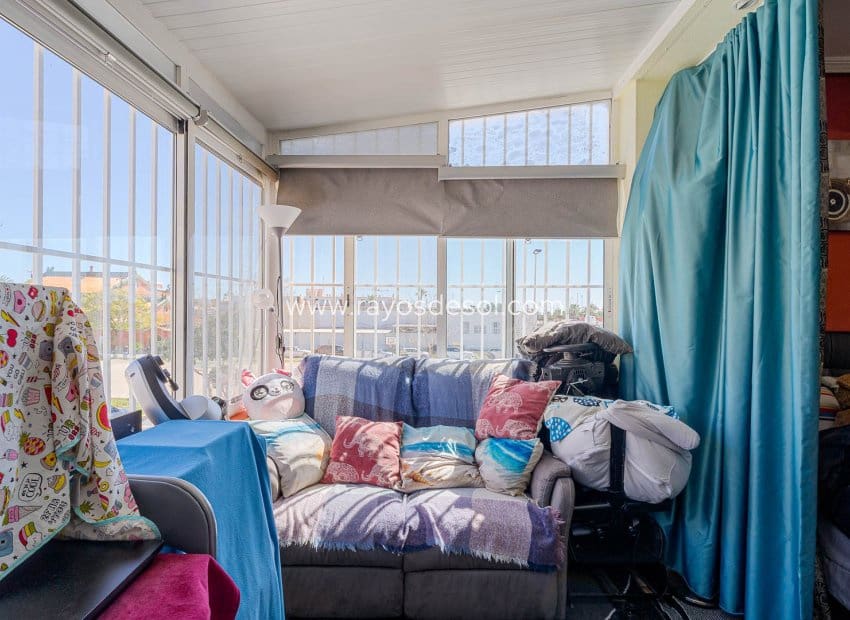 2 soveværelse Rækkehus til salg i Punta Prima med swimmingpool - € 269.000 (Ref: 9691498)