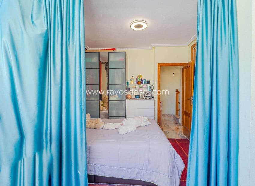 2 soveværelse Rækkehus til salg i Punta Prima med swimmingpool - € 269.000 (Ref: 9691498)